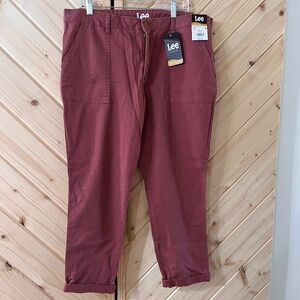 Womens lee sz 18m chino pants burgundy NWT #105